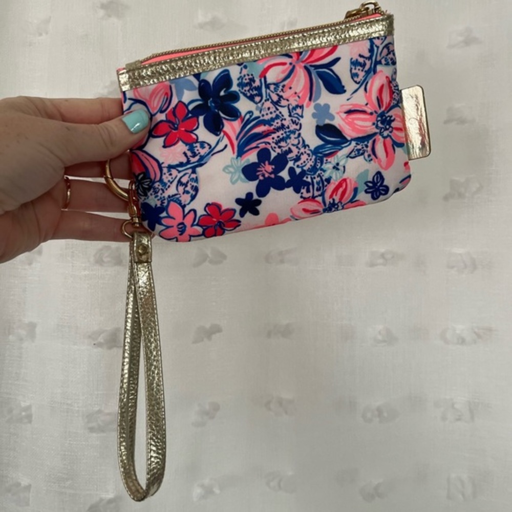Lilly Pulitzer party like a lobstar wristlet